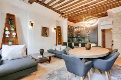 Coin salon dans l'établissement Luxurious 3BD with 3BR and AC