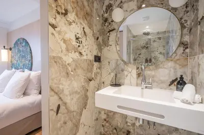 Salle de bains dans l'établissement Yuna Saint-Germain-des-Prés - Serviced Apartments