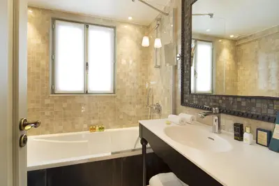Salle de bains dans l'établissement Hôtel Da Vinci & Spa