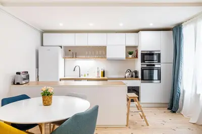 Cuisine ou kitchenette dans l'établissement GuestReady - Glamourous getaway in the 20th Arr.
