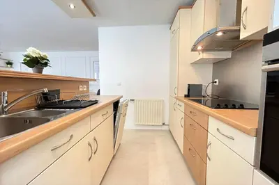 Cuisine ou kitchenette dans l'établissement Sublime flat - Heart of Paris - Le Marais