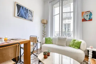 Coin salon dans l'établissement Lovely & quiet 1 Bdr Flat at the Luxury 16th Paris