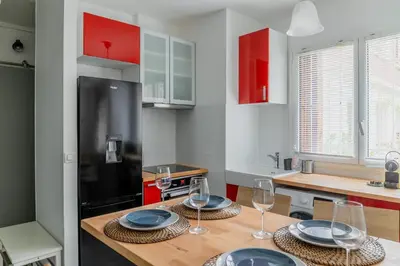 Cuisine ou kitchenette dans l'établissement Appartement F3 55m2 à 5' de Paris