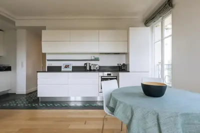 Cuisine ou kitchenette dans l'établissement Central&Spacious 2BD Apart for 4 in Champs Elysées