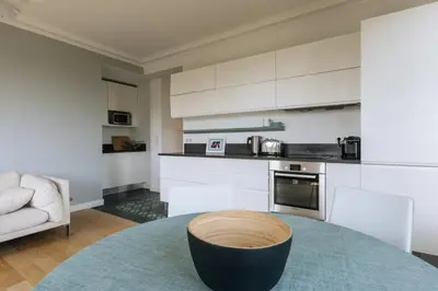 Cuisine ou kitchenette dans l'établissement Central&Spacious 2BD Apart for 4 in Champs Elysées
