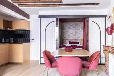 Plan de l'établissement Luxury Newly Renovated 4 stars Prestige Apartment , Panthéon Area, Central Paris