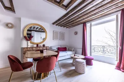 Coin salon dans l'établissement Luxury Newly Renovated 4 stars Prestige Apartment , Panthéon Area, Central Paris