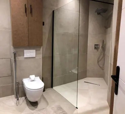 Salle de bains dans l'établissement Parking Gratuit - Montmartre Charme & Patio Privé - Sacré-Cœur Metro Anvers