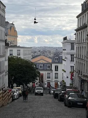 Vue générale sur Paris ou vue de la ville depuis l'appartement