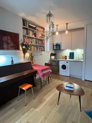 Cuisine ou kitchenette dans l'établissement Montmartre Bright & Quiet