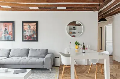 Coin salon dans l'établissement Luxury Hideaway - Stunning View -Hyper-Center -Paris