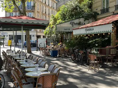 Restaurant ou autre lieu de restauration dans l'établissement 70 sqm apartment in 75008 Paris
