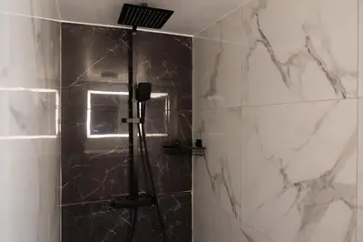 Salle de bains dans l'établissement Appartement spacieux et confortable à Paris 17ème