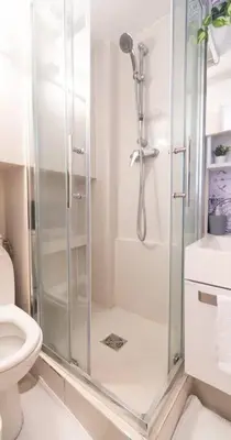 Salle de bains dans l'établissement Duplex Parisien charmant en face métro13