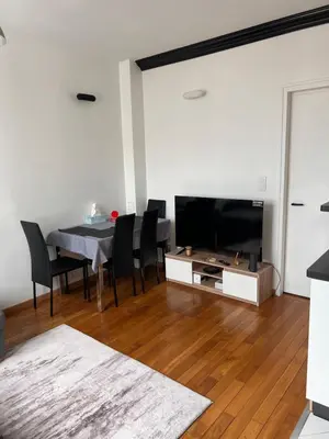 Coin salon dans l'établissement Jouny’s lovely 1 bedroom apartment, 38m2 fully furnished