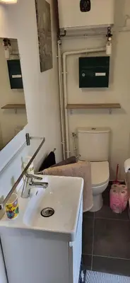 Salle de bains dans l'établissement Cozy studio Clichy Levallois