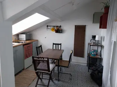 Cuisine ou kitchenette dans l'établissement Cozy studio Clichy Levallois