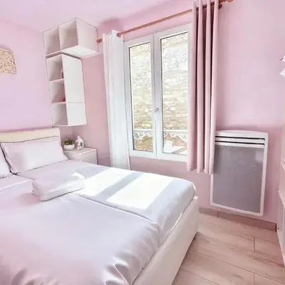 Pink Warm Studio near Arc de Triomphe