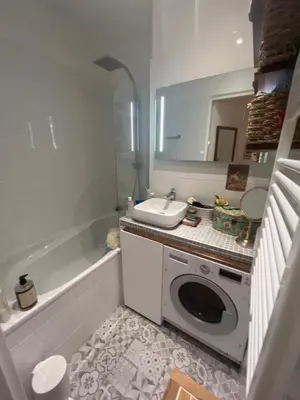 Salle de bains dans l'établissement Belle chambre à Montmartre
