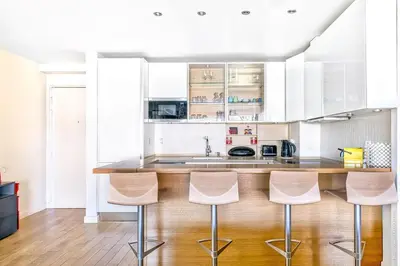 Cuisine ou kitchenette dans l'établissement Muette - Spontini 1bdr by B'Your Home