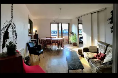 Coin salon dans l'établissement Le charme de Montmartre à ciel ouvert