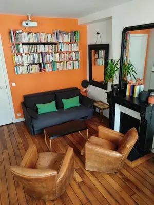 Bibliothèque dans l'appartement