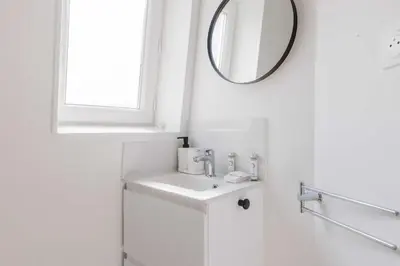 Salle de bains dans l'établissement Studio confortable - 2P - Proche Nation