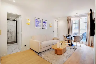Coin salon dans l'établissement Elegant apartment - 2BR 6P - Opéra
