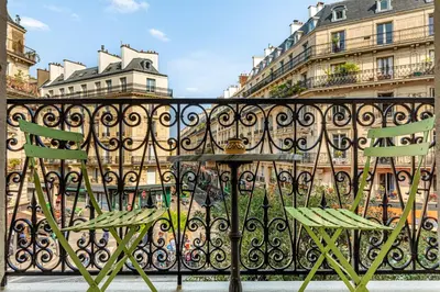 Balcon ou terrasse dans l'établissement GuestReady - Appartement Parisien dans le 10ème
