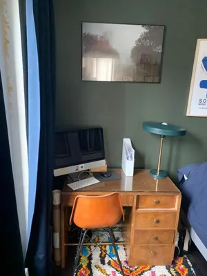 Télévision ou salle de divertissement dans l'établissement chambre privée dans superbe appartement parisien !