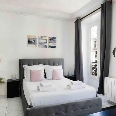 Promo! Beautiful apt near the Galeries Lafayette!