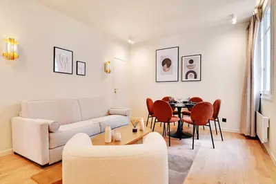 Coin salon dans l'établissement Chic apartment - 2BR-6P - Opera House