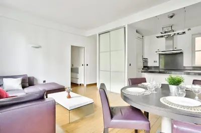 Plan de l'établissement Appartement Quartier Champs-Élysées 4 Free Netflix