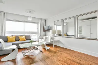 Coin salon dans l'établissement Studio - Appartement Quartier Montmartre Free Netflix