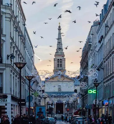 Vue générale sur Paris ou vue de la ville depuis l'appartement