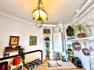 Cuisine ou kitchenette dans l'établissement Paris 2 bedrooms chic apartment 18th district