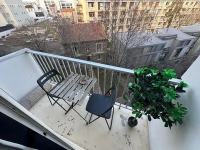 Balcon ou terrasse dans l'établissement Studio pour 2 personnes avec Balcon Metro Marcel Sambat