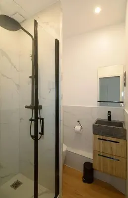 Salle de bains dans l'établissement Nation - Fully equiped flat with air conditioning
