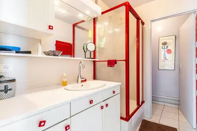 Salle de bains dans l'établissement GuestReady - Duplex avec terrasse privée