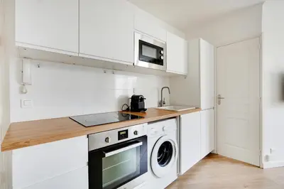 Cuisine ou kitchenette dans l'établissement Modern and new flat - Paris 12th - near le Marais and Bois de Vincennes