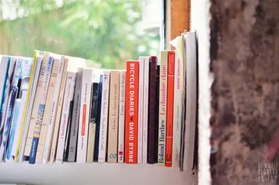 Bibliothèque dans l'appartement
