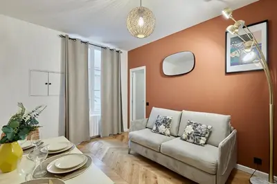 Coin salon dans l'établissement Apartment Montmartre by Studio prestige