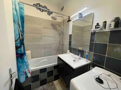 Salle de bains dans l'établissement L'authentique vie parisienne
