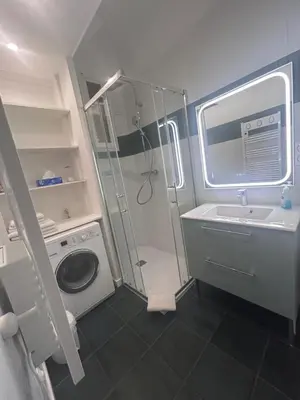 Salle de bains dans l'établissement Logement Paris Centre - Amazing Flat Saint Martin