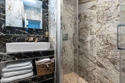 Salle de bains dans l'établissement Stay In a prime location Paris