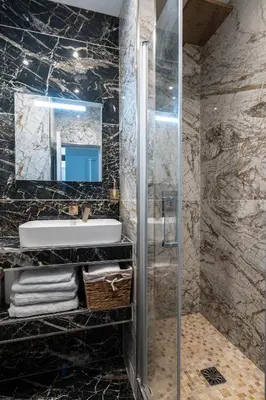Salle de bains dans l'établissement Stay In a prime location Paris