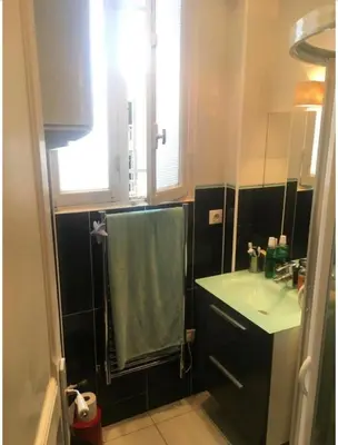 Salle de bains dans l'établissement Charmant appartement à Montmartre