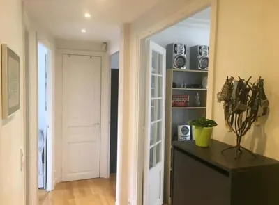 Cuisine ou kitchenette dans l'établissement Charmant appartement à Montmartre