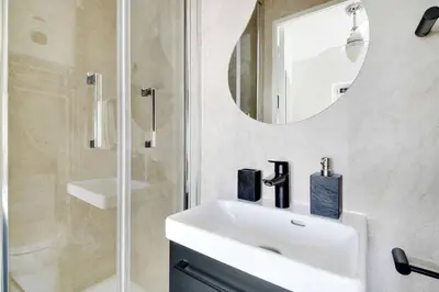 Salle de bains dans l'établissement Ideal studio for 2 people - Marché des Batignolles