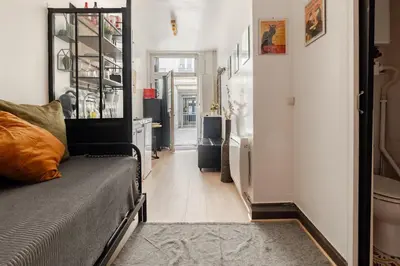 Coin salon dans l'établissement Studio Paris - Métro 7 Cadet - Quartier Faubourg-Montmartre